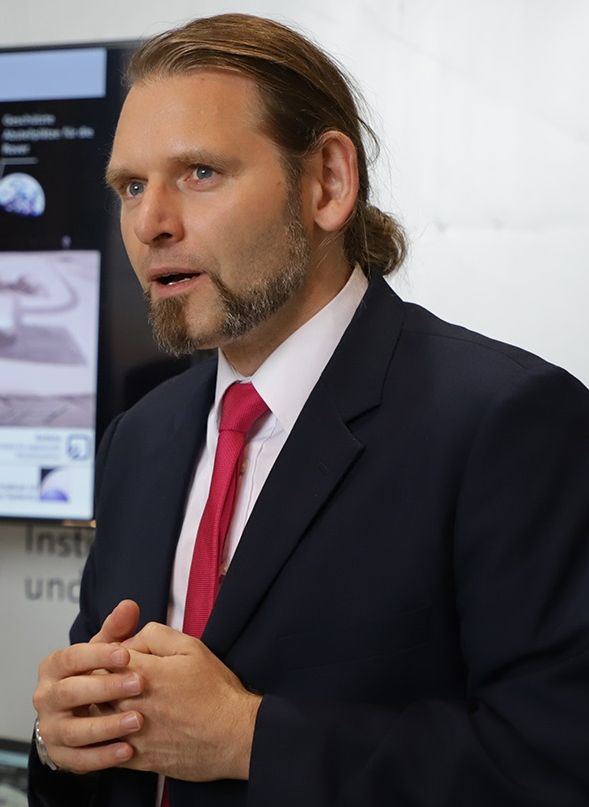 Prof. Dr.-Ing. Enrico Stoll 